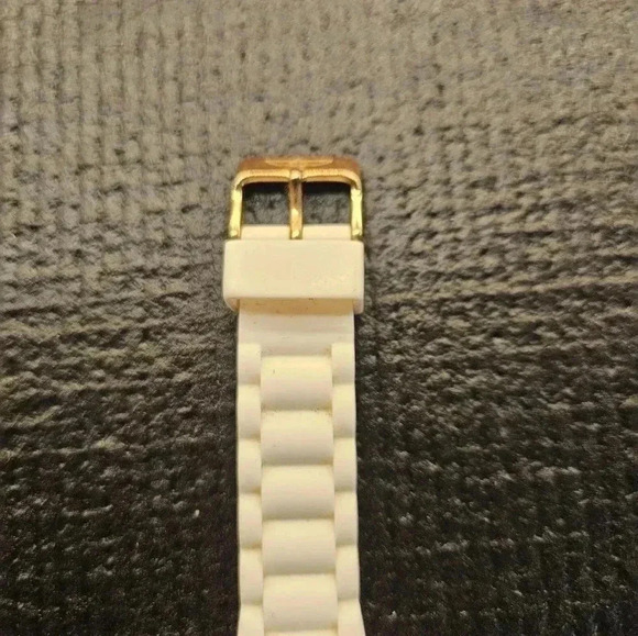 Invicta Angel Watch Amazing Used Condition- New Battery - Picture 7 of 7